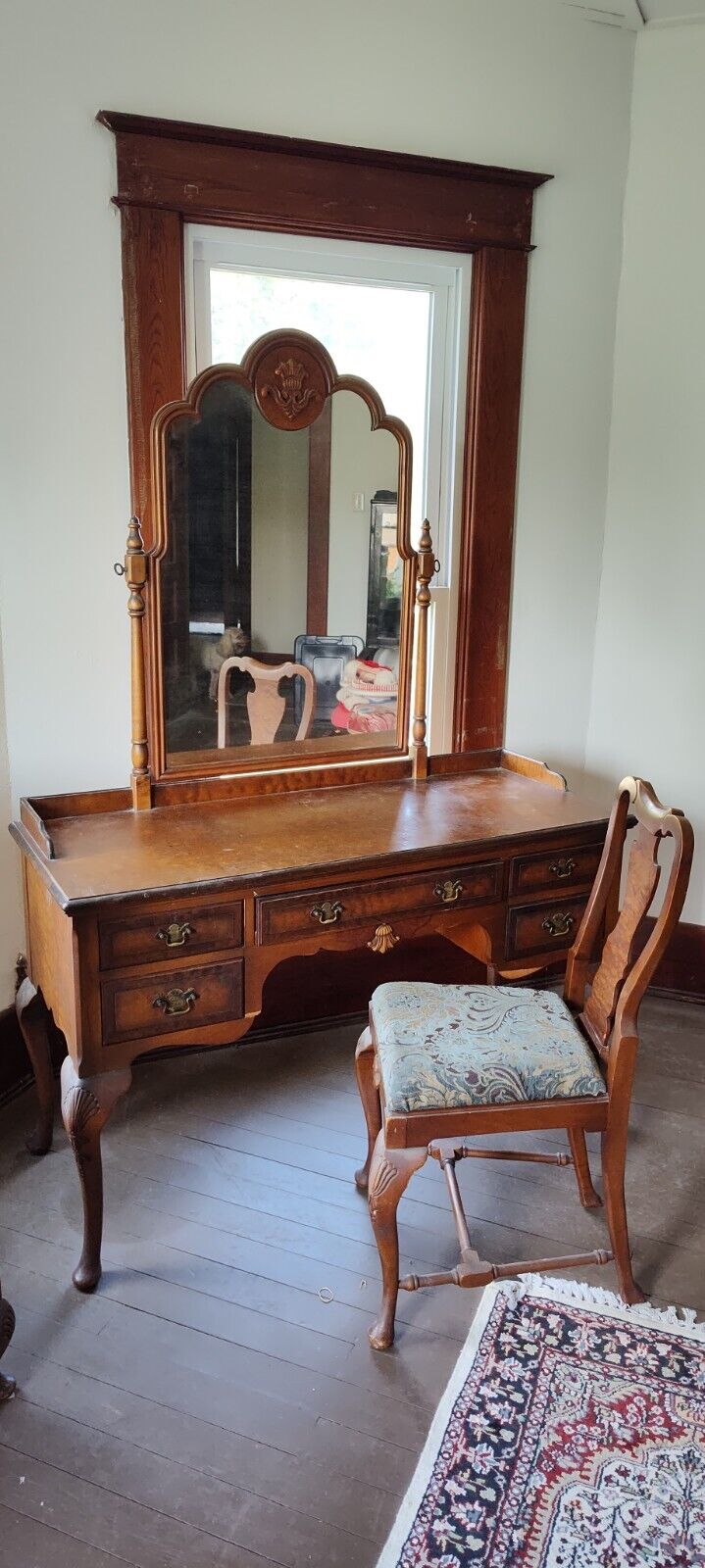 7 pc Antique Full Bedroom Set: Dresser, Vanity, Bed, Chest, Nightstand +seating 