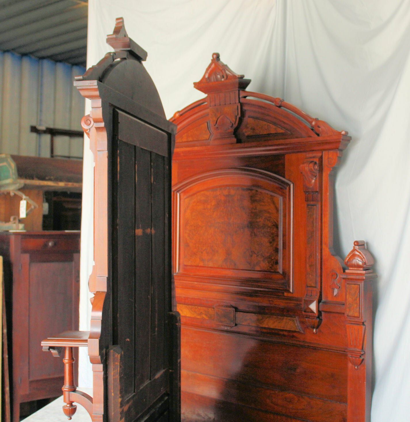 Antique Victorian Renaissance Revival 2 piece Walnut Bedroom Set – Original fini