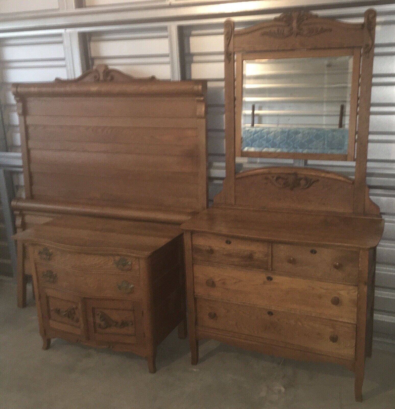 Antique Country Red Oak 3 PC Bedroom Set Full Dresser Mirror Washstand Bedside