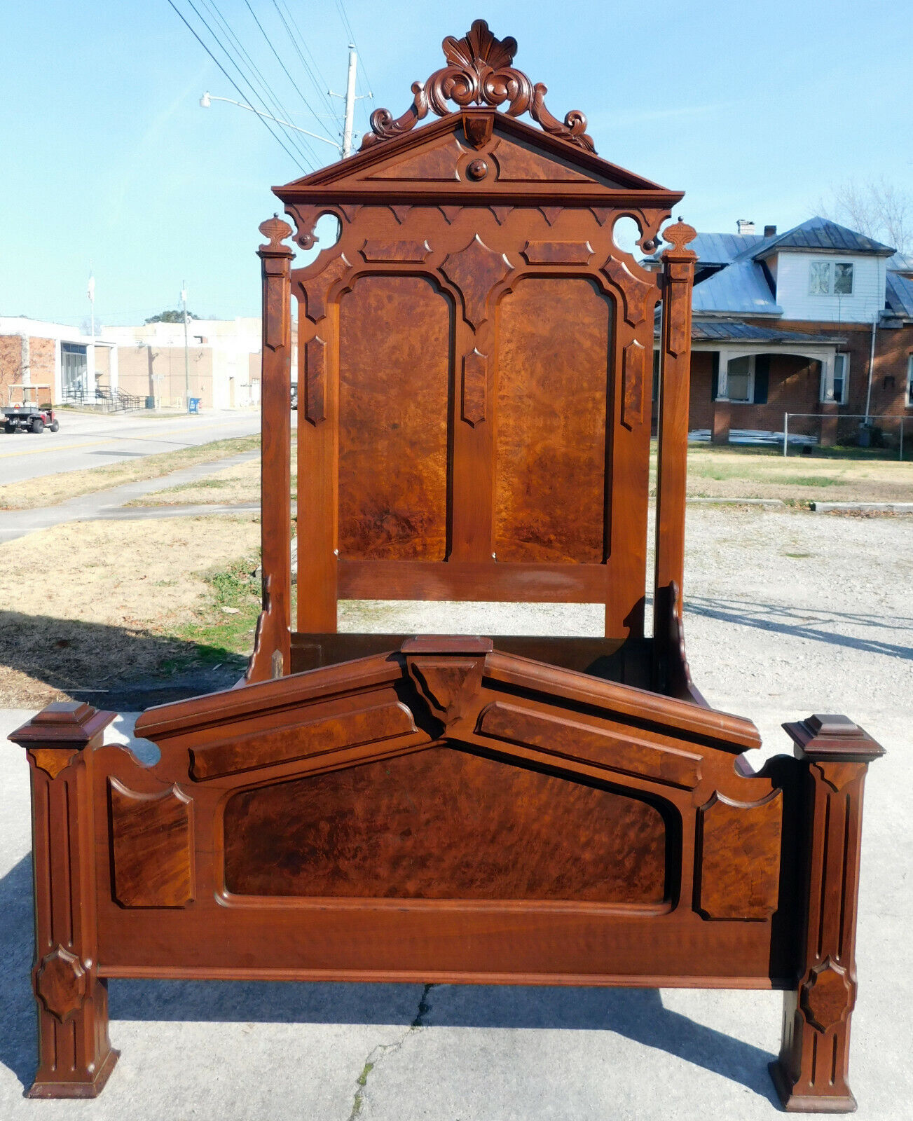 Beautiful~~Walnut Victorian Bedroom Set~~Full Bed and Dresser