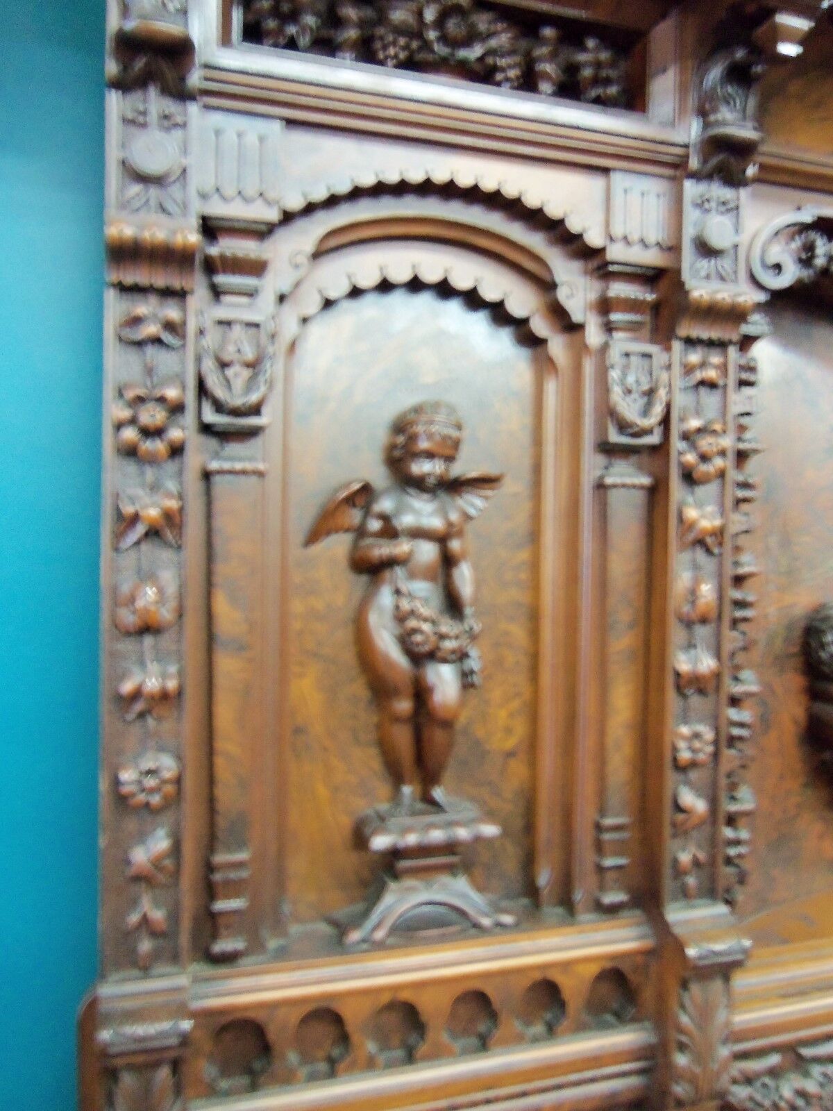 Victorian 3 pc Bedroom set New York Exposition Walnut Burl Great Carvings
