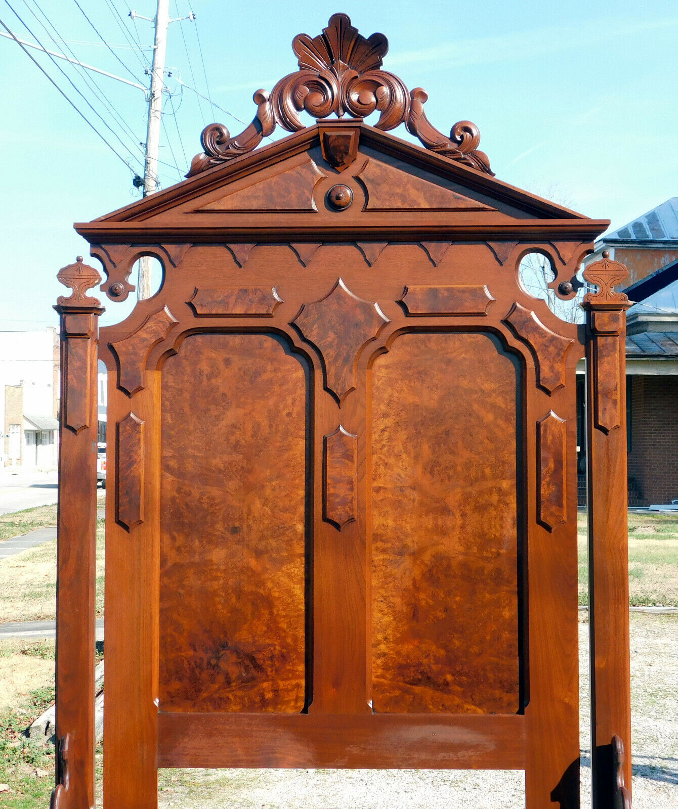 Beautiful~~Walnut Victorian Bedroom Set~~Full Bed and Dresser