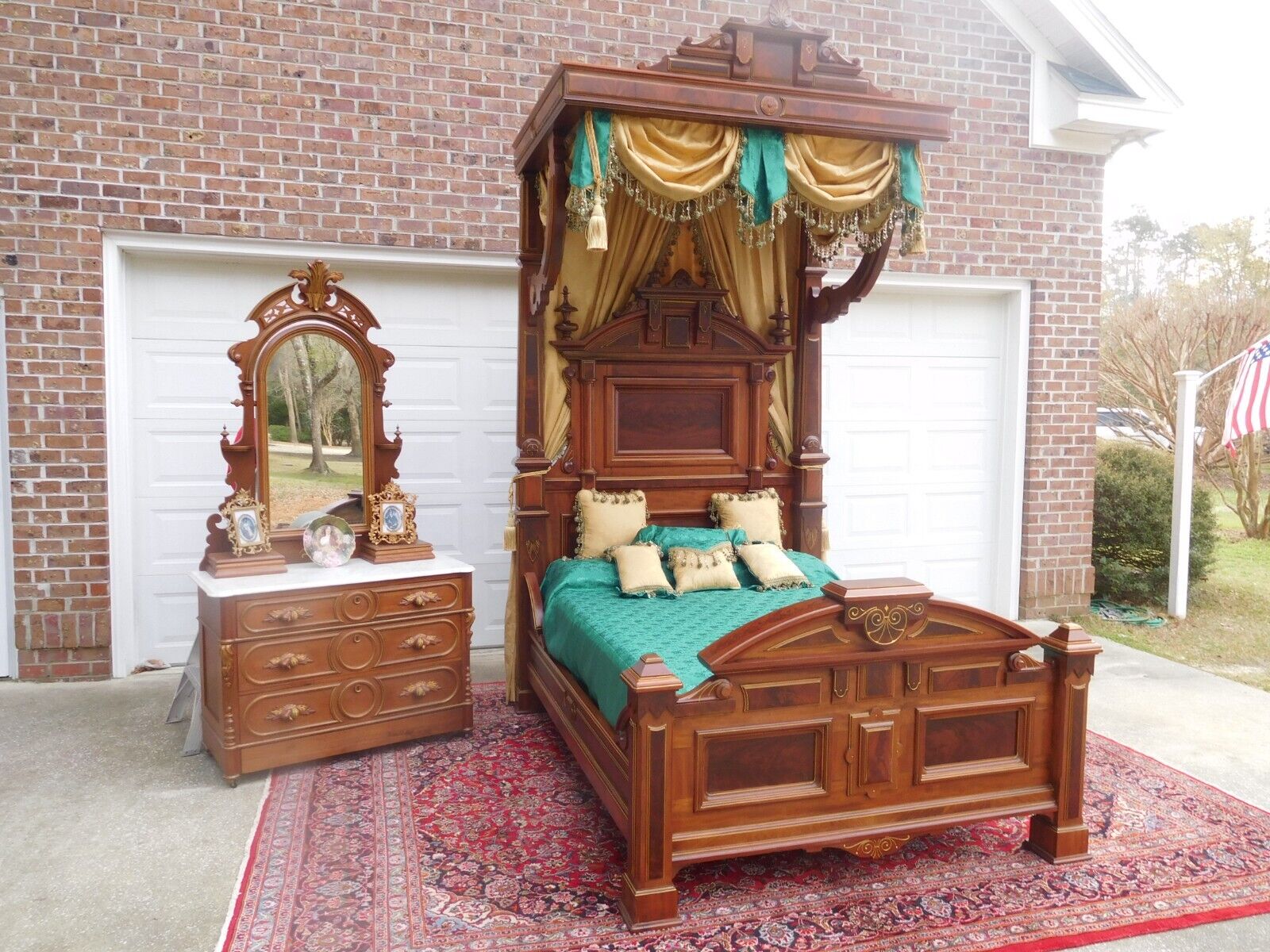 SPECTACULAR VICTORIAN WALNUT HALF TESTER BEDROOM SET