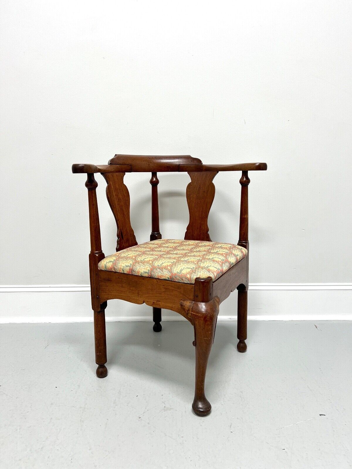 Antique 18th Century Circa 1750 American Colonial Walnut Corner Chair