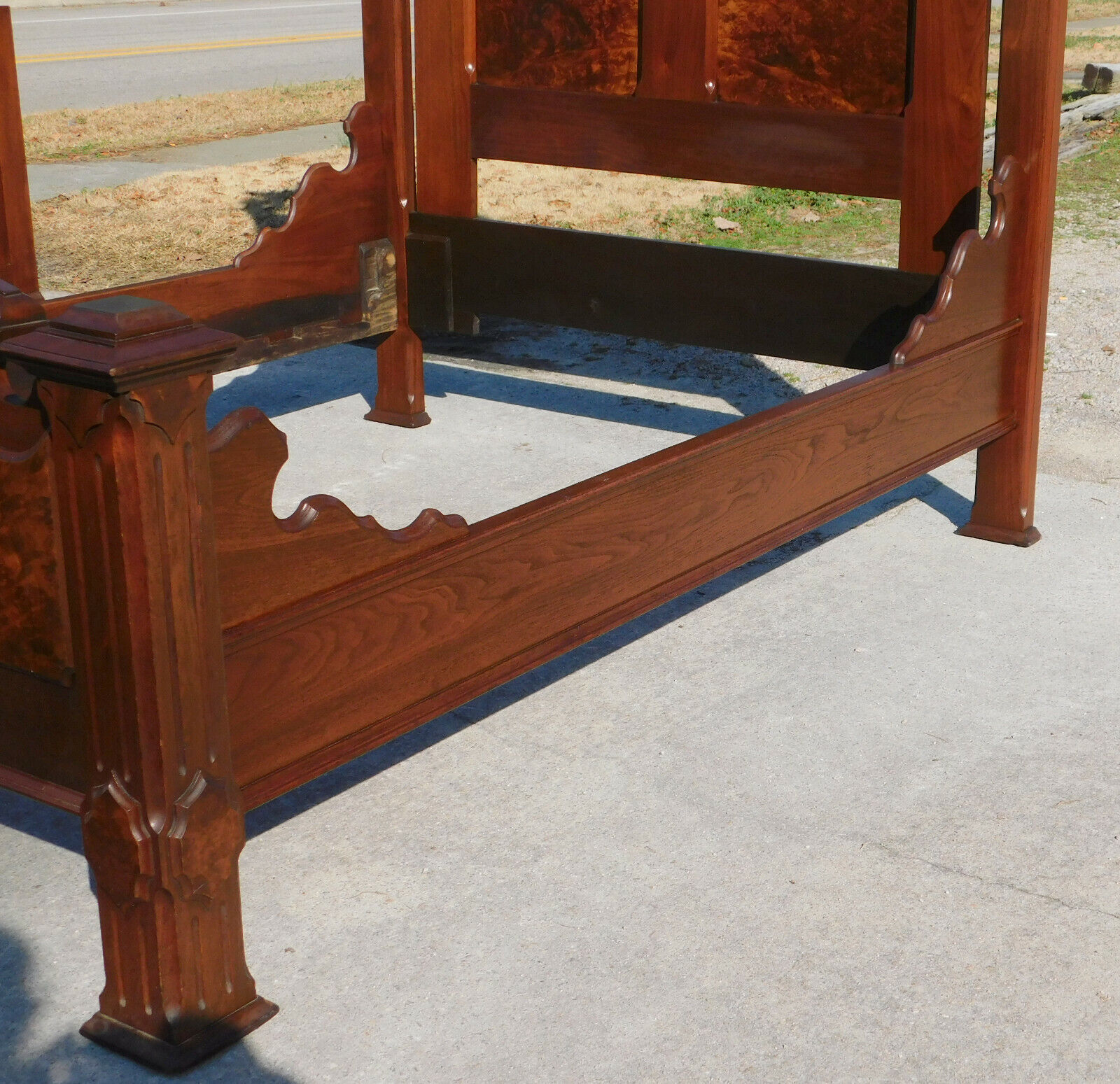 Beautiful~~Walnut Victorian Bedroom Set~~Full Bed and Dresser