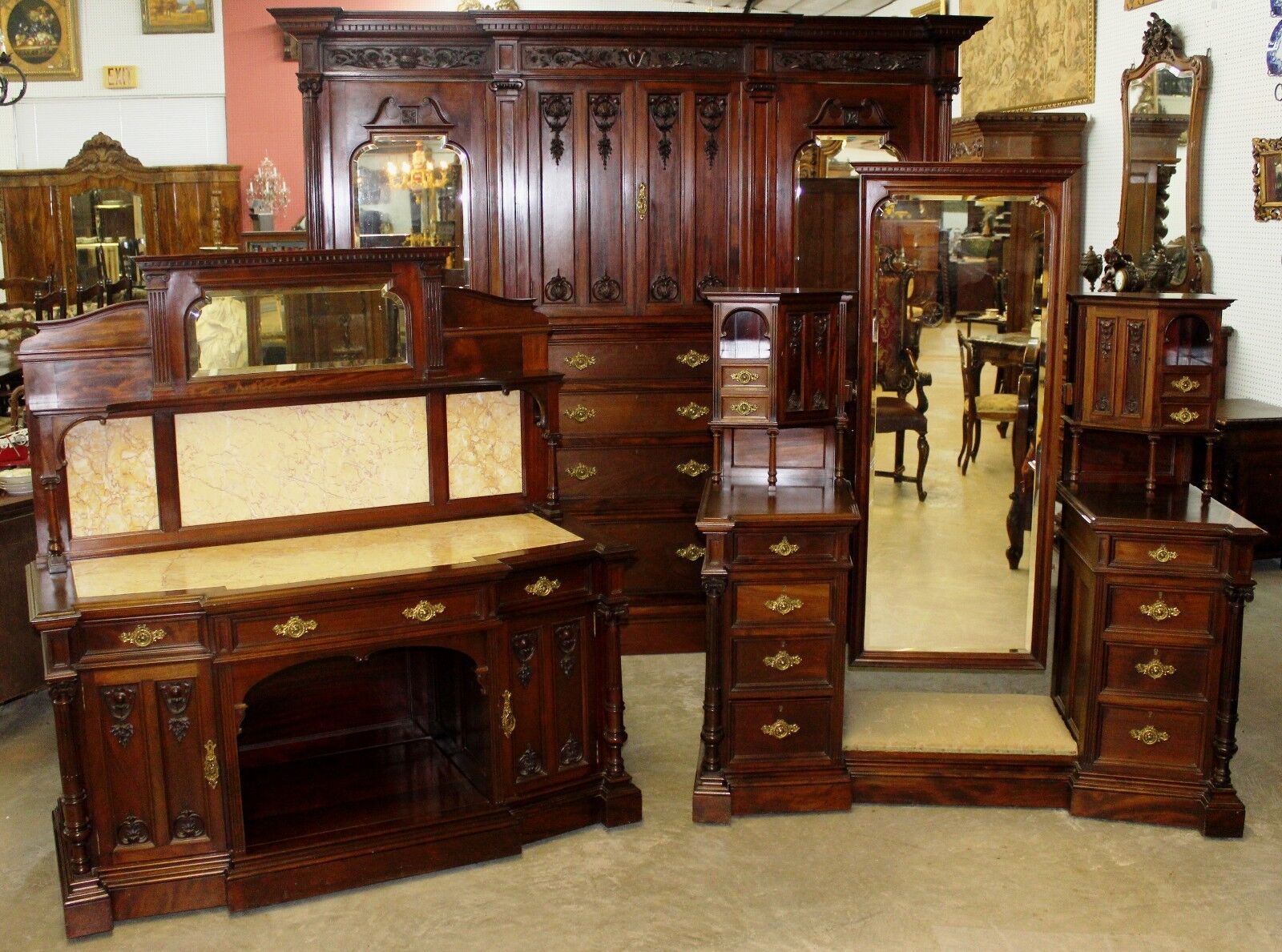 Antique Carved English Edwardian Solid Mahogany 4 Piece Bedroom Set W/ Bed C1890