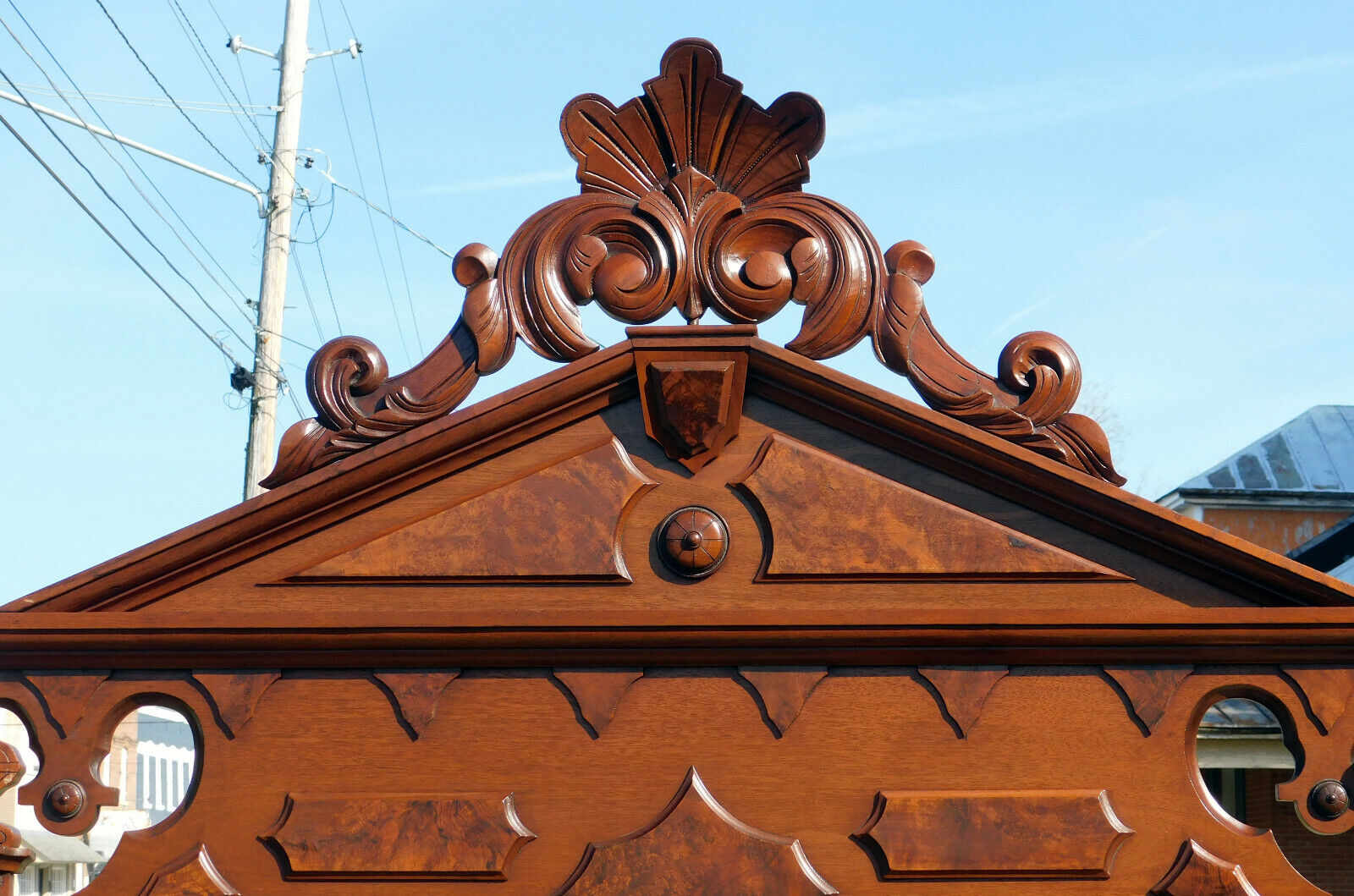 Beautiful~~Walnut Victorian Bedroom Set~~Full Bed and Dresser