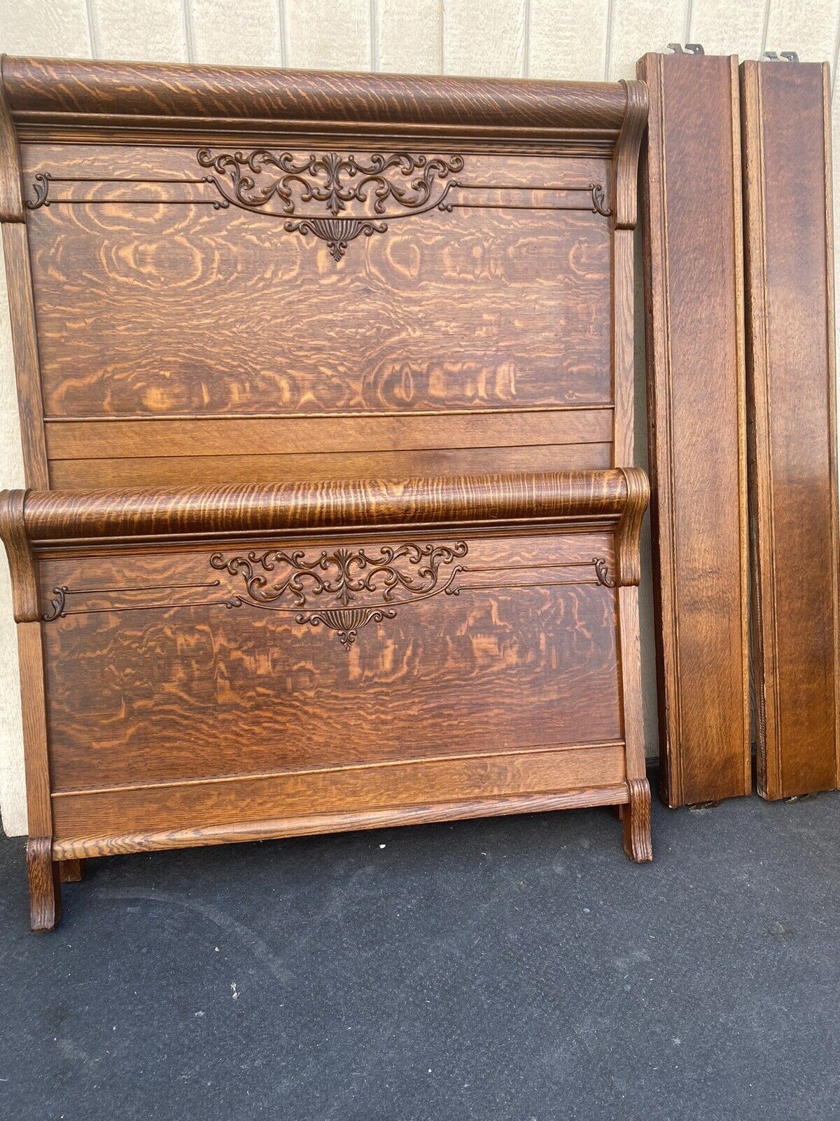 65563   Antique Victorian 3 Piece Bedroom Set Bed, Dresser w/ mir. +  Washstand