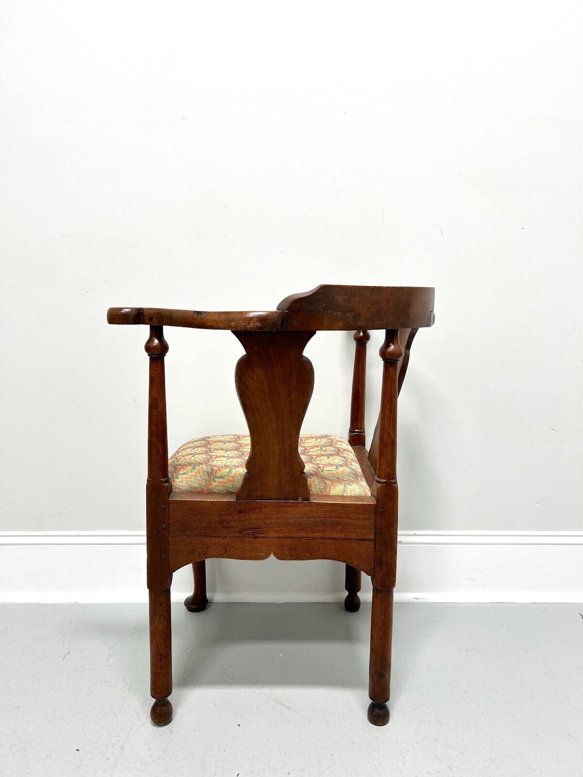 Antique 18th Century Circa 1750 American Colonial Walnut Corner Chair