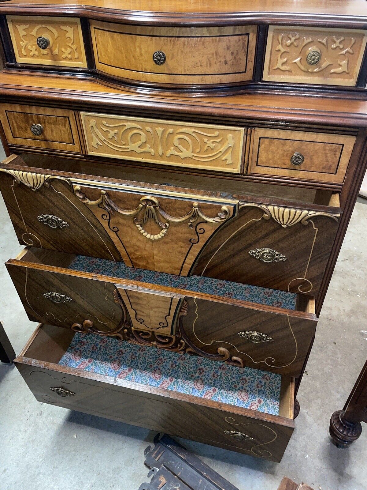 Antique 1920’s-30’s Bedroom Set High Boy Dresser-Mirrored Dresser Full Bed