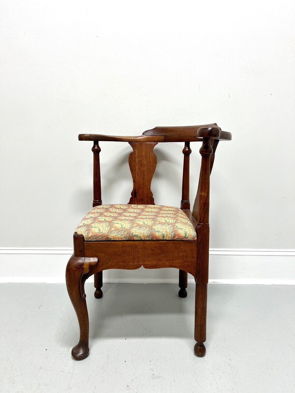 Antique 18th Century Circa 1750 American Colonial Walnut Corner Chair