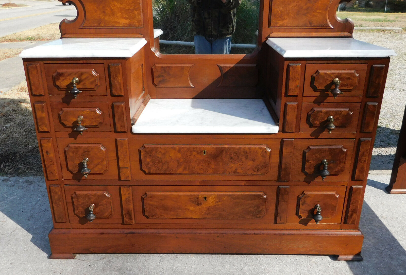 Beautiful~~Walnut Victorian Bedroom Set~~Full Bed and Dresser