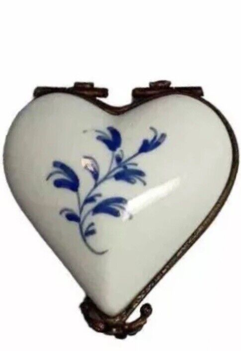Rare Antique 1800s Décore A La Main Chantilly France Porcelain Heart Trinket Box