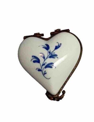 Rare Antique 1800s Décore A La Main Chantilly France Porcelain Heart Trinket Box