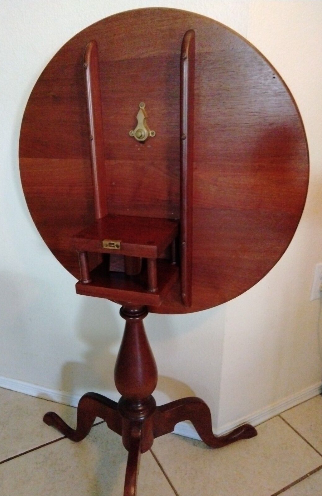 Antique Hepplewhite Style Walnut Tilt Top Birdcage Table Queen Anne Style 1800s