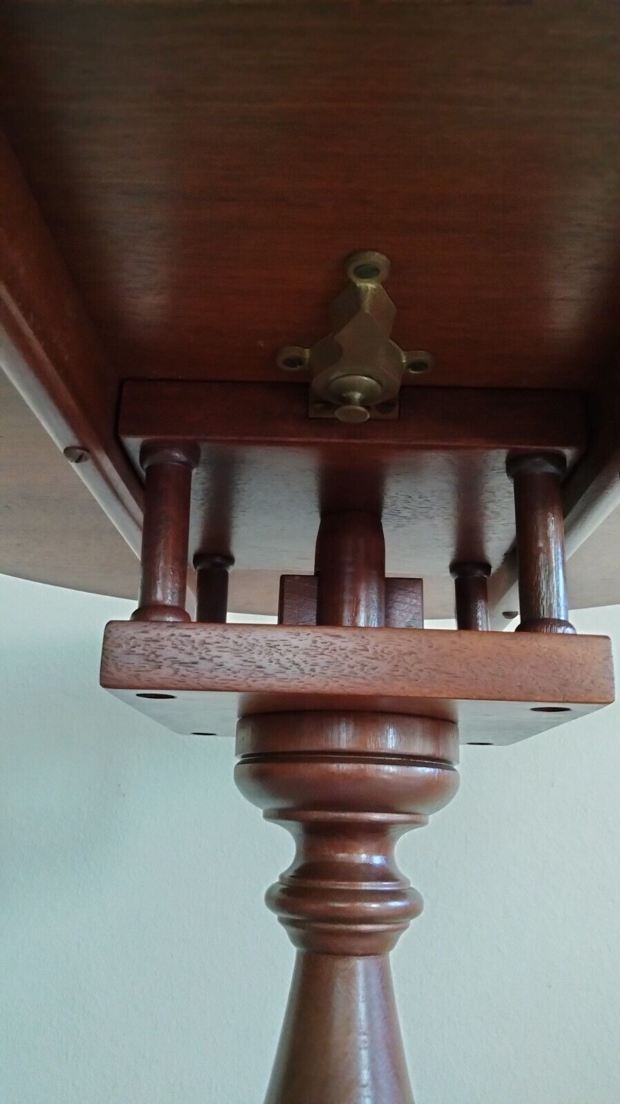 Antique Hepplewhite Style Walnut Tilt Top Birdcage Table Queen Anne Style 1800s