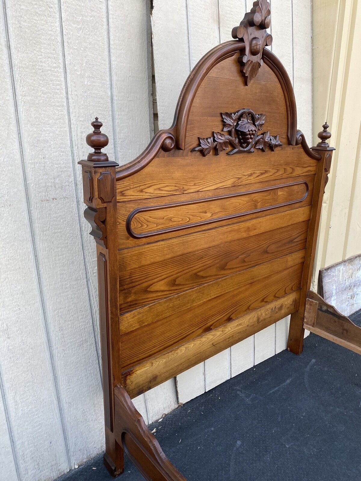 65516  Antique Victorian Oak Bedroom Set Full Bed Dresser w/ mir. Washstand