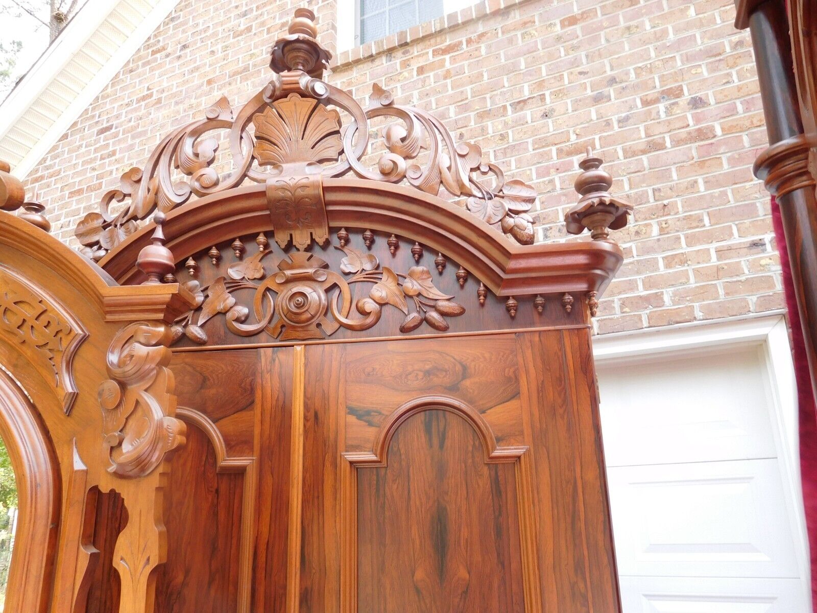 EXTRAVAGANT VICTORIAN ROSEWOOD HALF TESTER BEDROOM SET