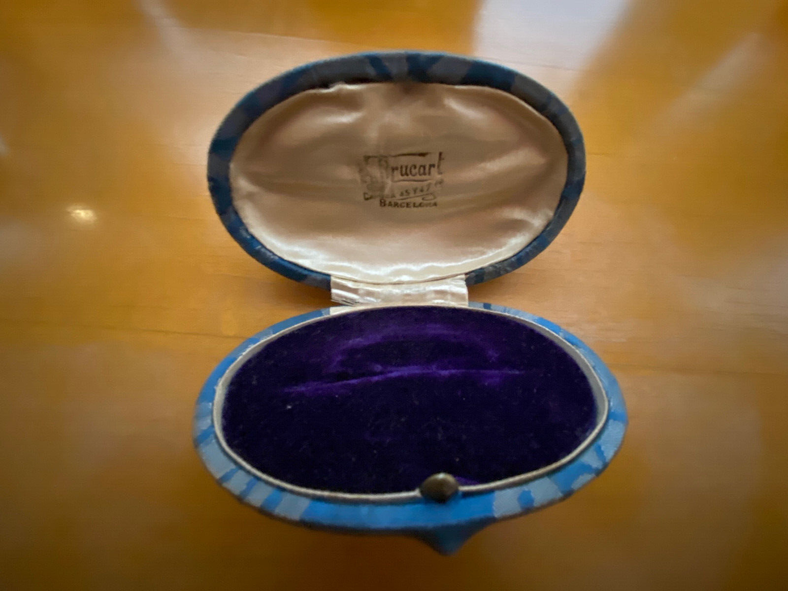 Vintage Barcelona Jewel Box with Push Button Design