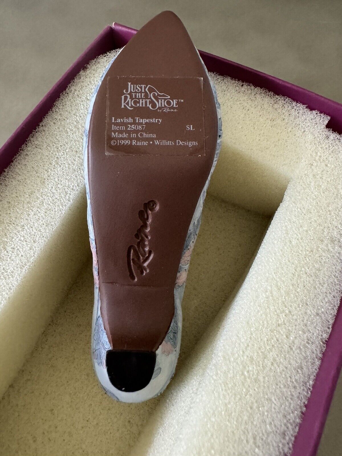 Raine Just The Right Shoe: Lavish Tapestry 1760