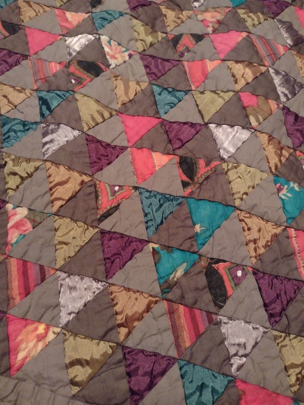 Charming Vintage Triangle Quilt in Purple and Gold