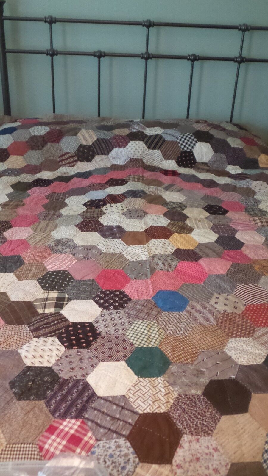 Vintage Hexagon Quilt in Brown Calico Design