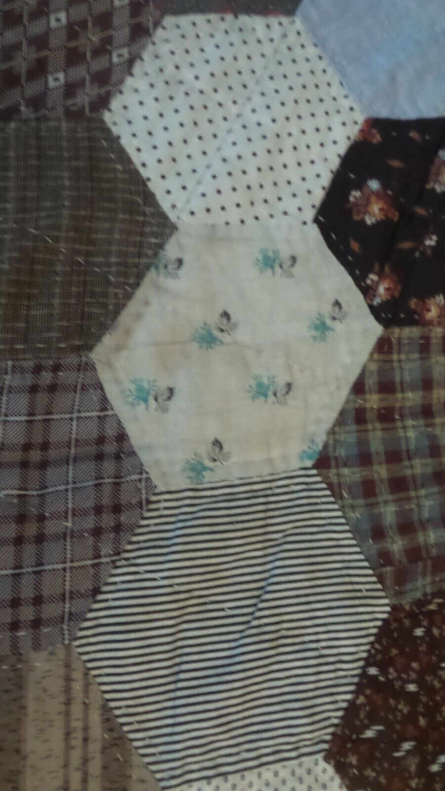Vintage Hexagon Quilt in Brown Calico Design