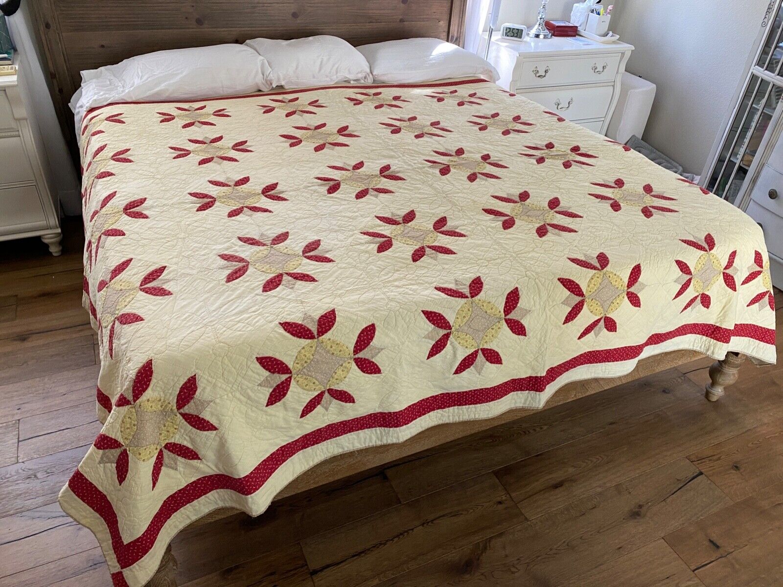 Antique King Size Applique Quilt, Circa 1900s