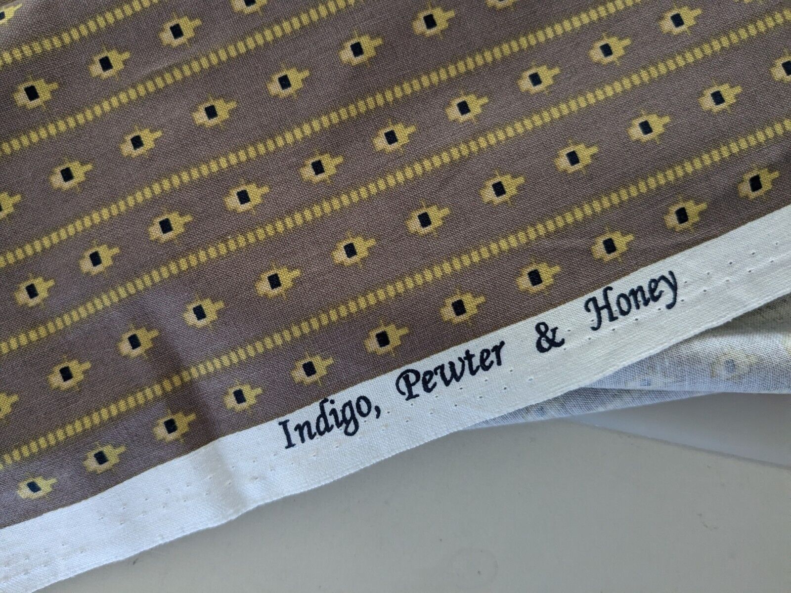 Set of 4 Antiques Fat Quarters: Indigo & Honey