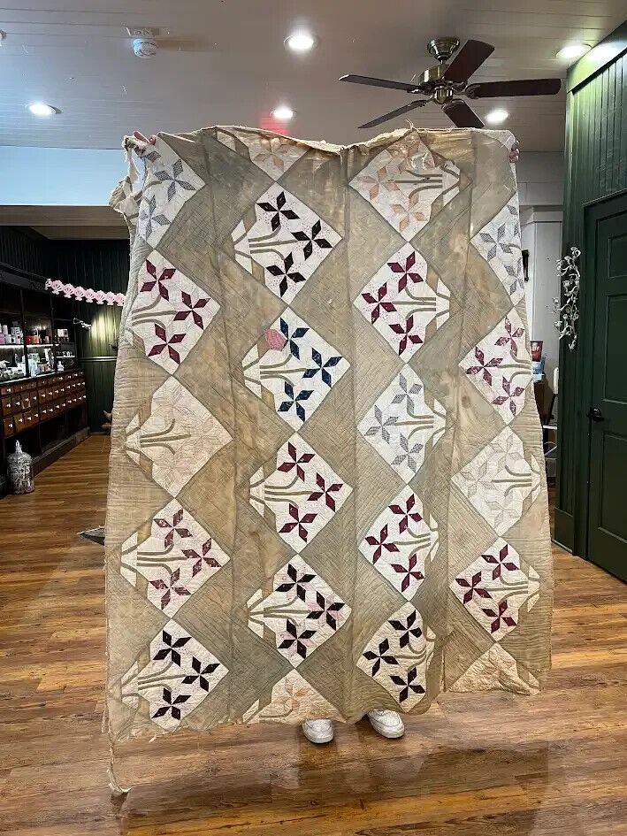 Rare Late 1800s Antique Floral Quilt