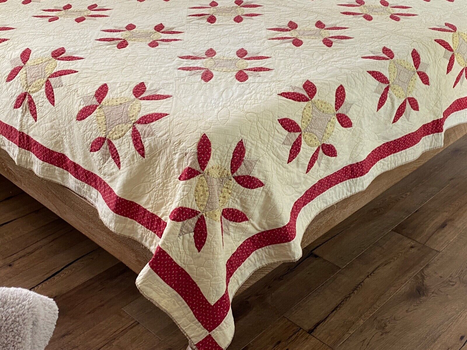 Antique King Size Applique Quilt, Circa 1900s