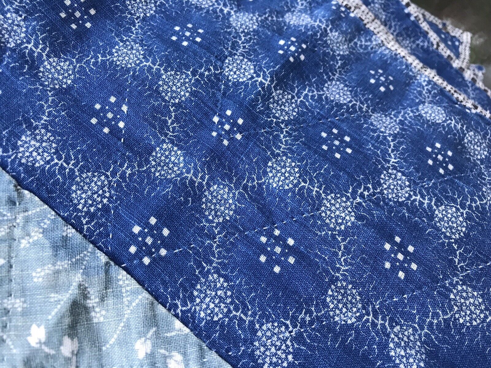 Vintage Hand-Stitched Feedsack Quilt from 1900s