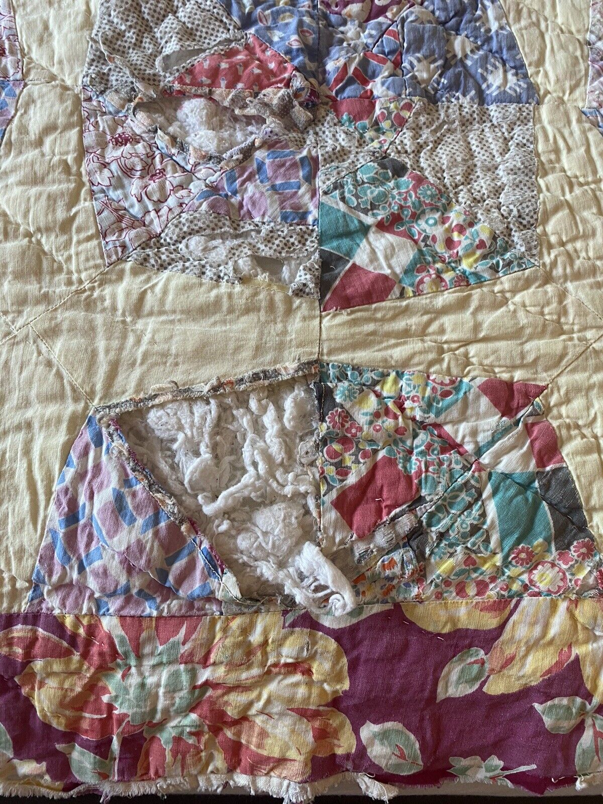 Vintage 1900s Pastel Dresden Plate Quilt 72"x56