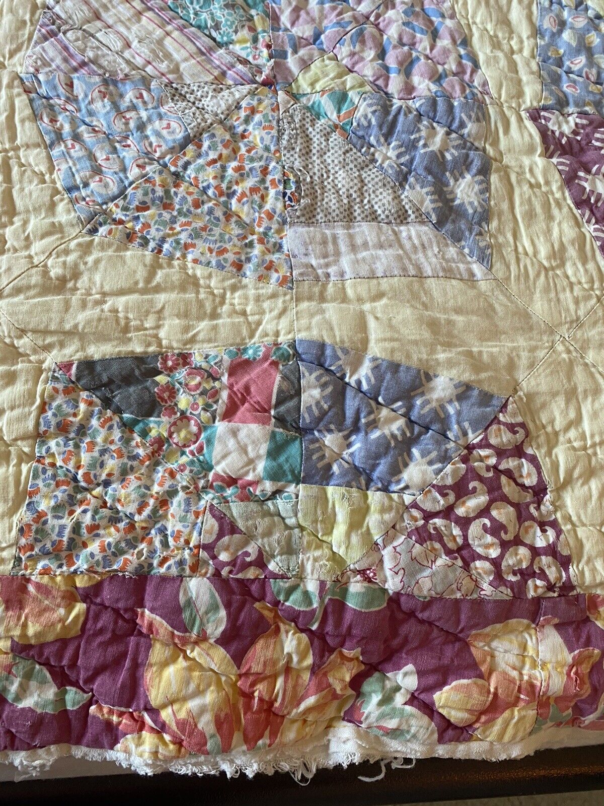 Vintage 1900s Pastel Dresden Plate Quilt 72"x56