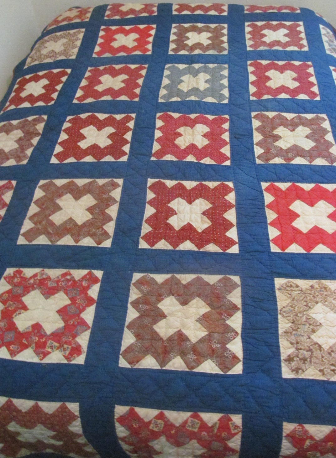 Vintage Handmade Chimney Sweep Quilt with Blue Border