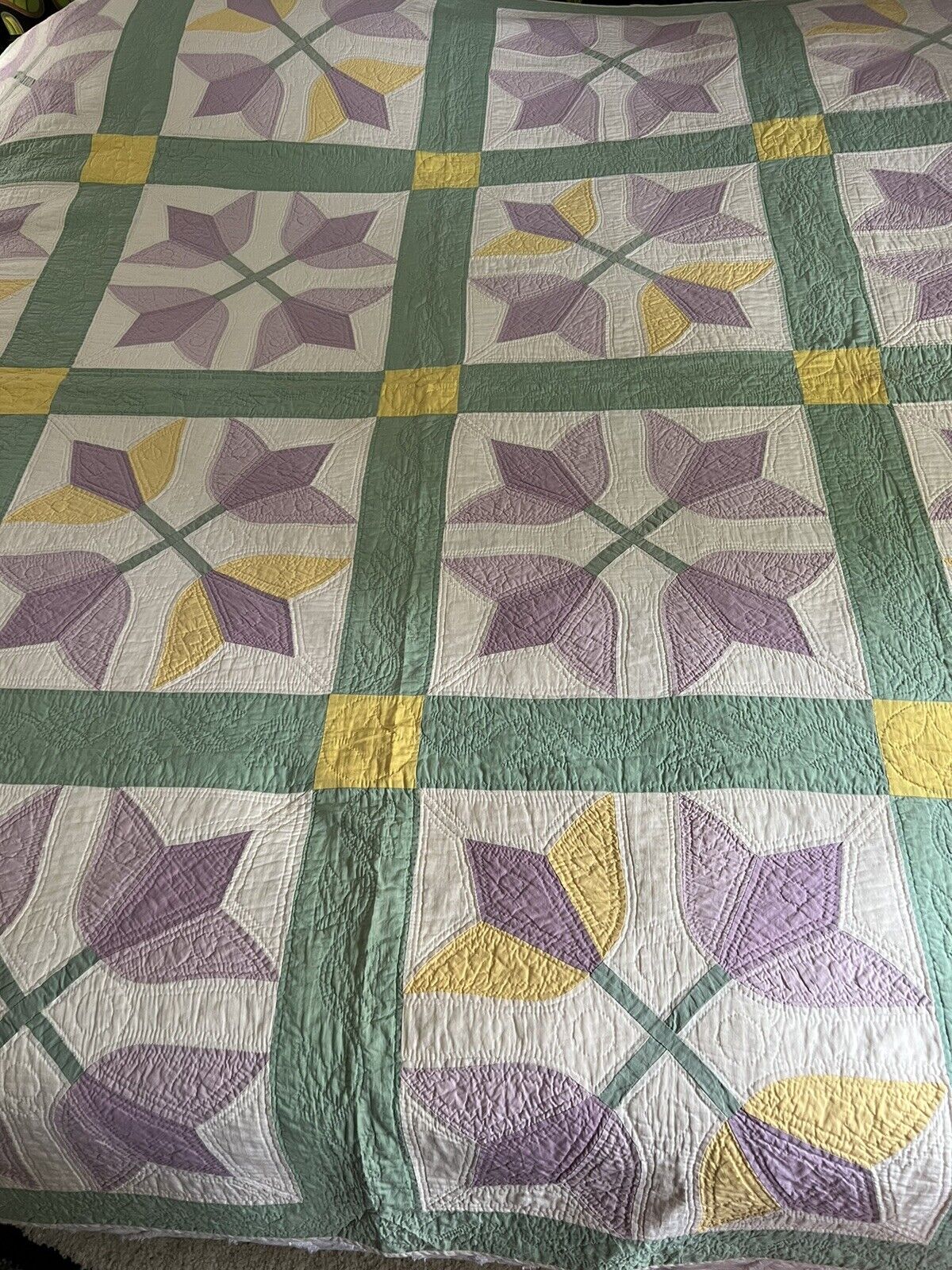 Victorian Applique Quilt with Tulip Design