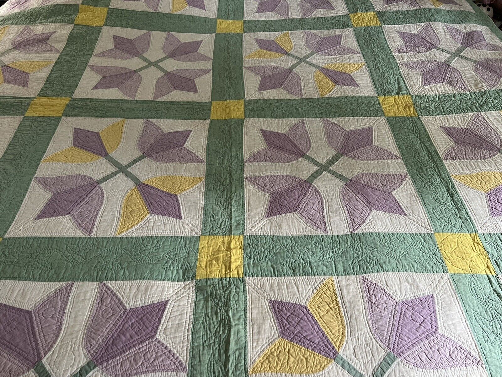 Victorian Applique Quilt with Tulip Design