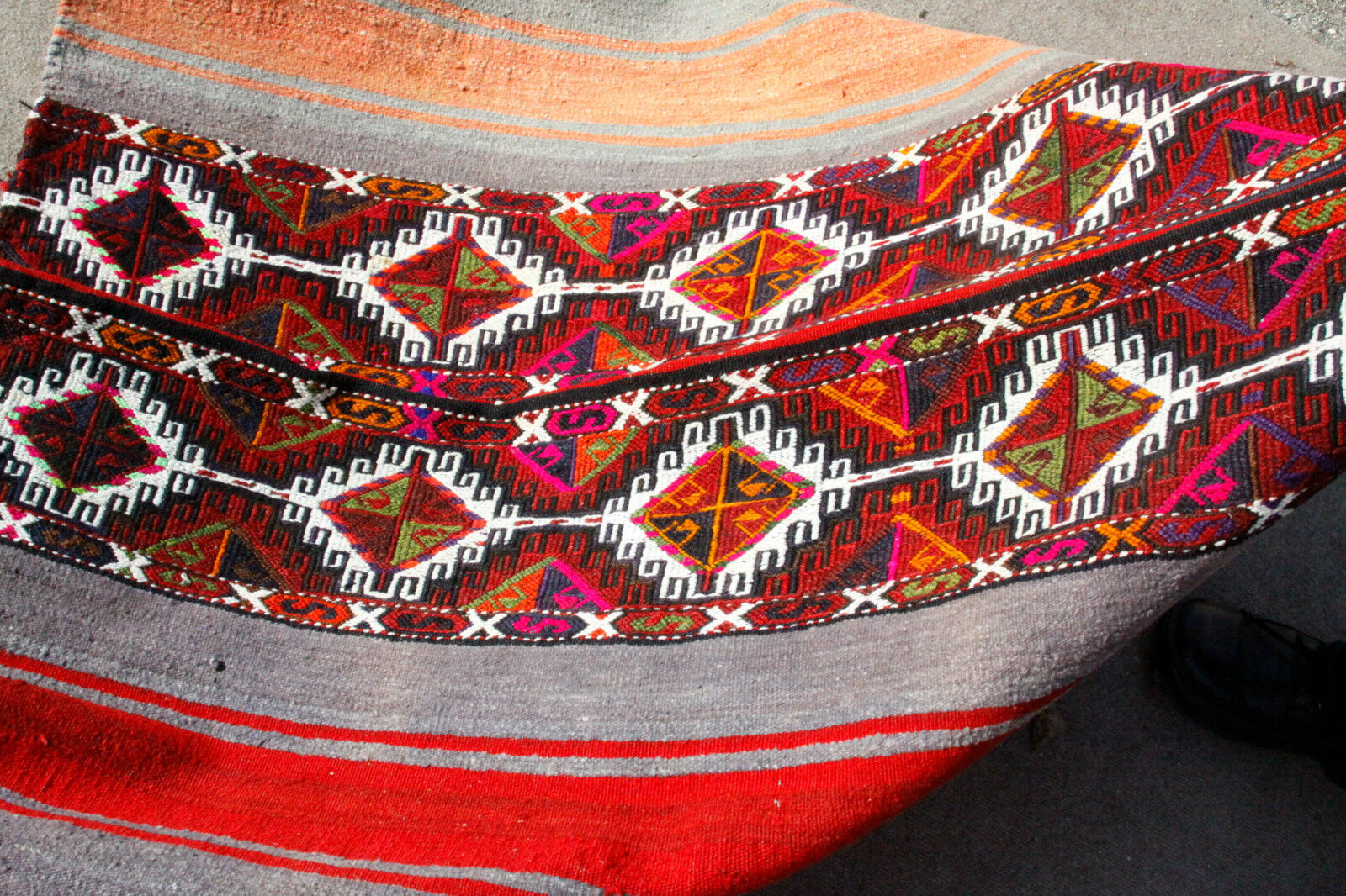 Vintage 1940s-50s Camel Bag Sumak Folk-Art Rug