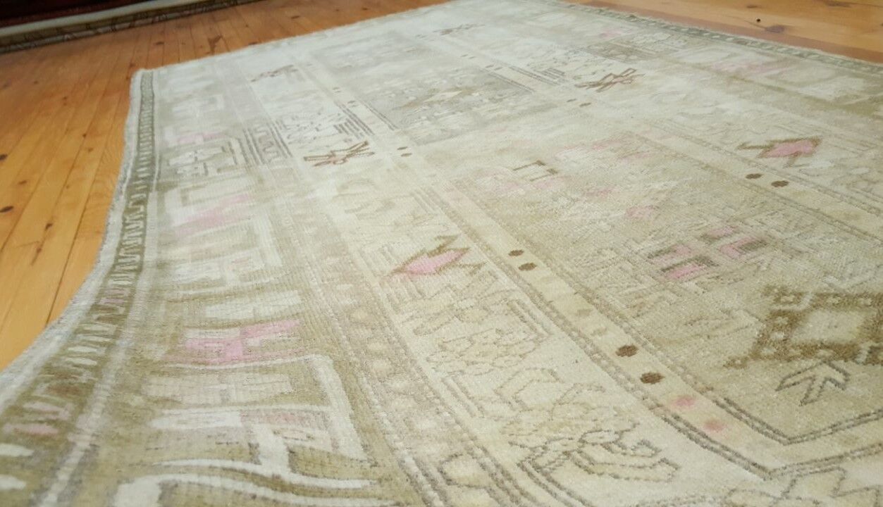 Antique Hand-Knotted Ushak Wool Rug 4x7ft