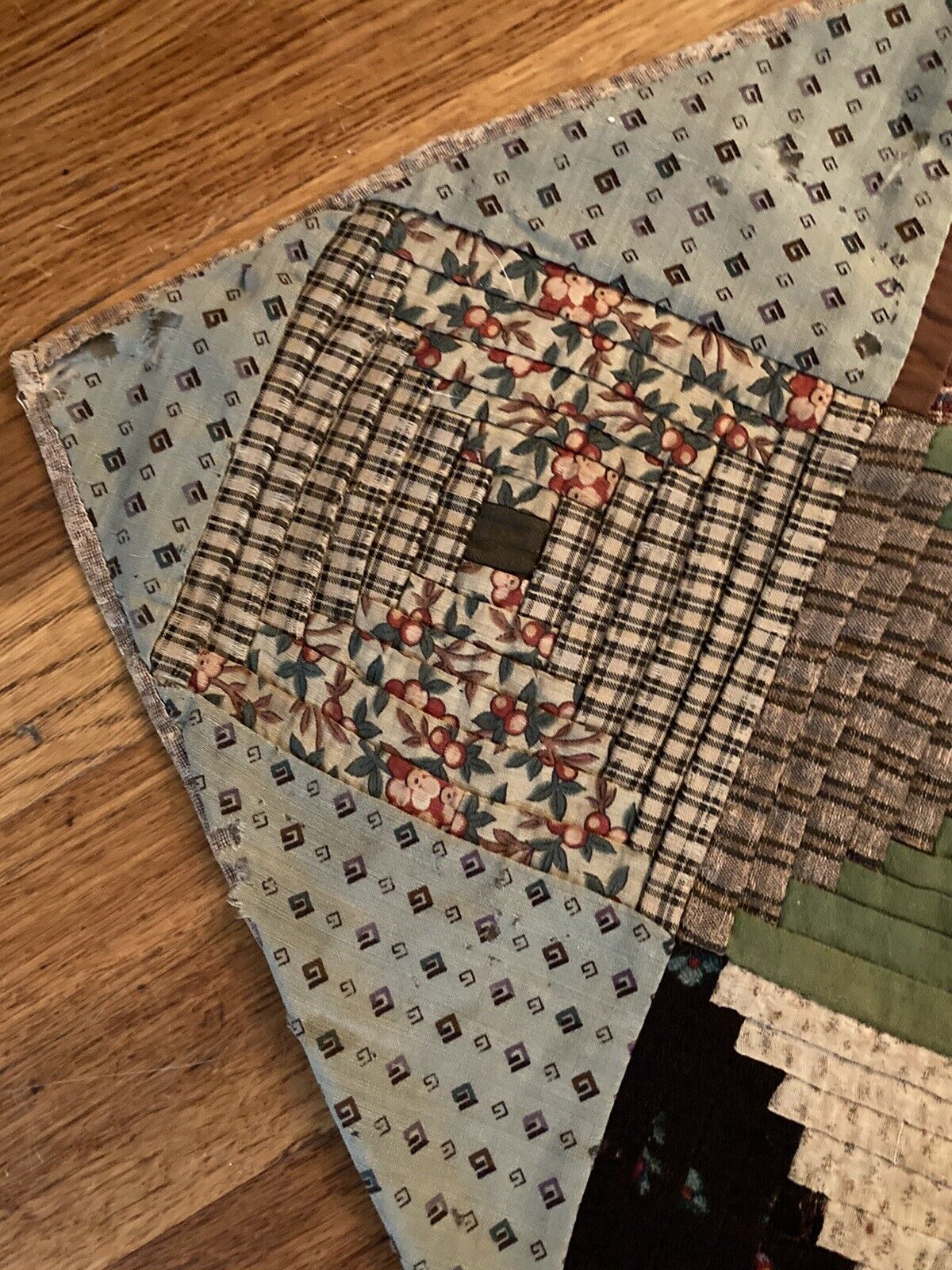 1800s Handmade Log Cabin Quilt Antique