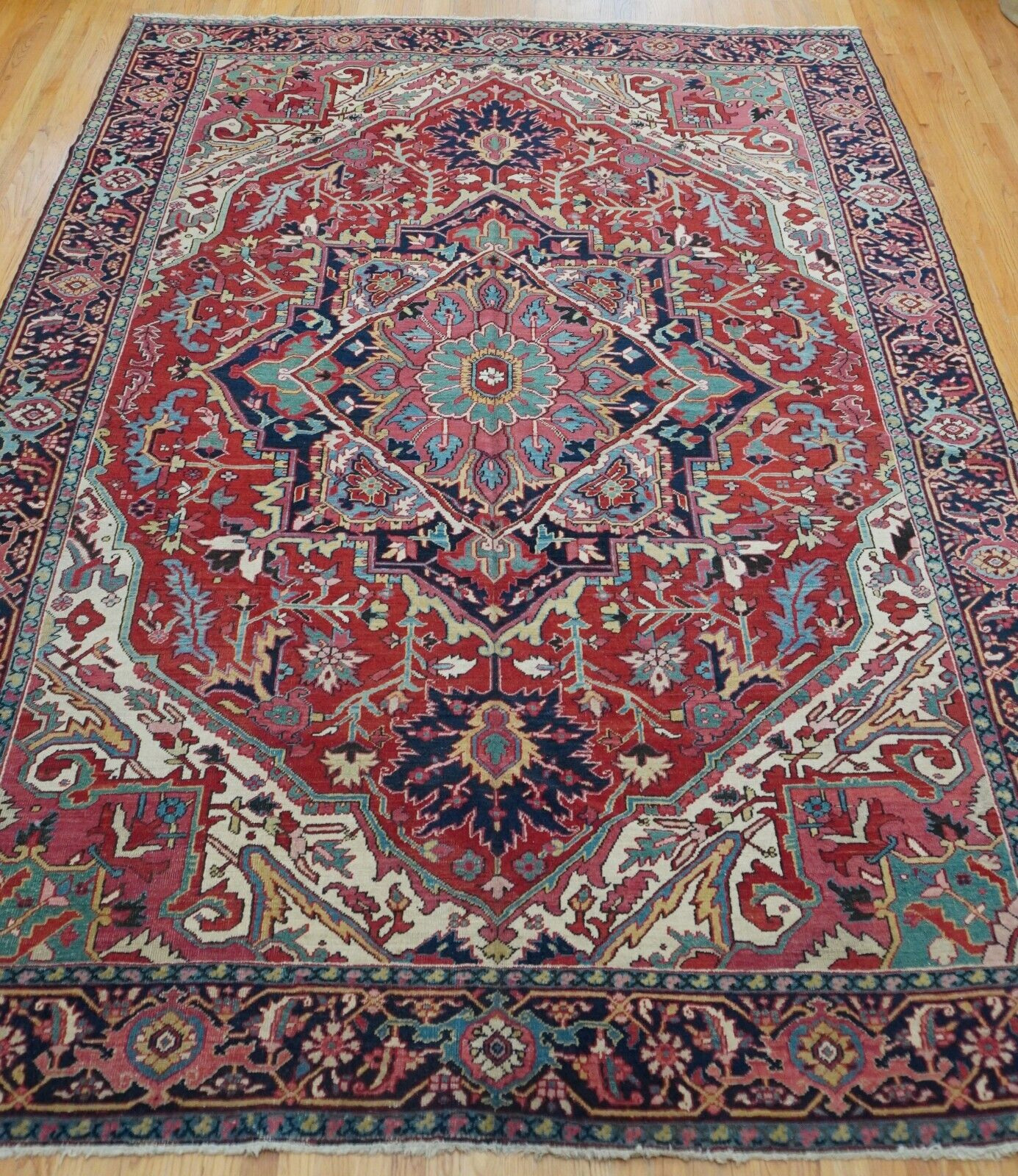 Antique 1900s Herizz Serapii Hand-Knotted Wool Rug