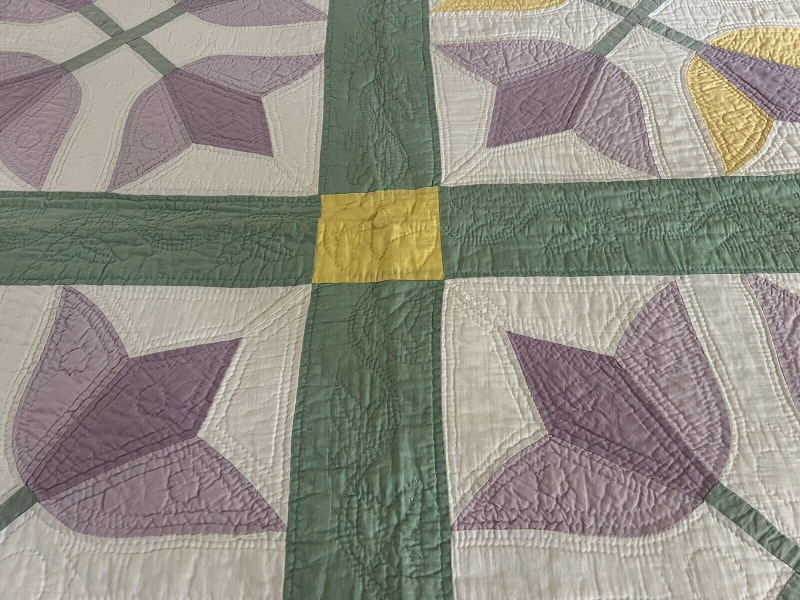 Victorian Applique Quilt with Tulip Design