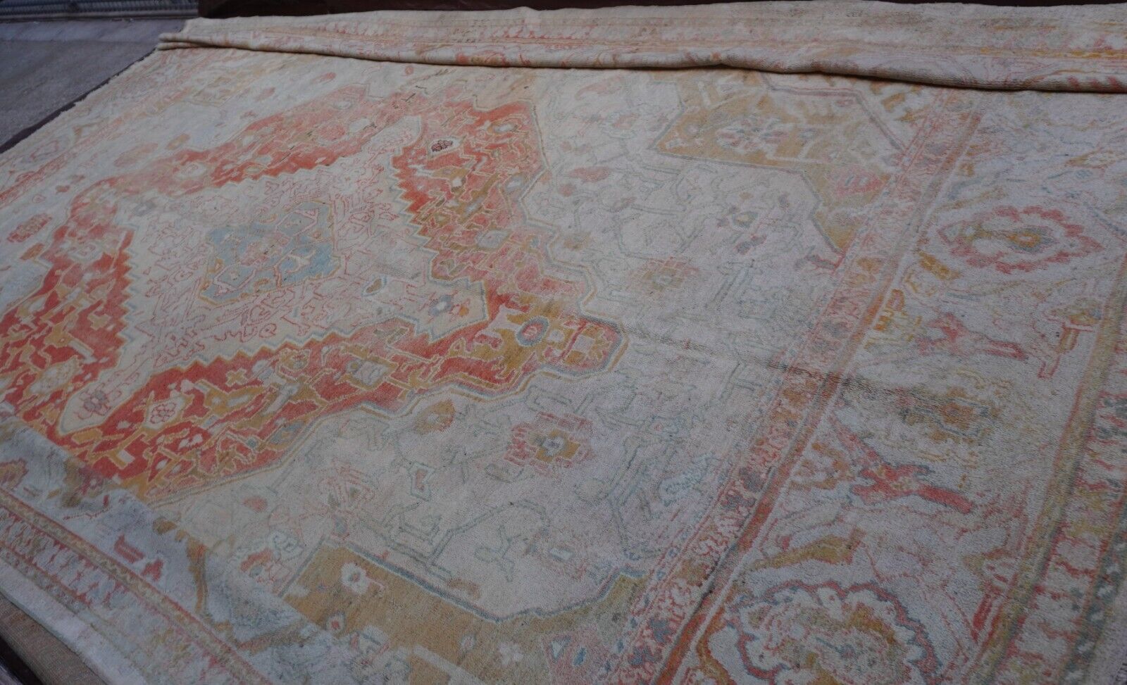 1900s Turkish Oushak Ivory Wool Palace Rug 17'x19