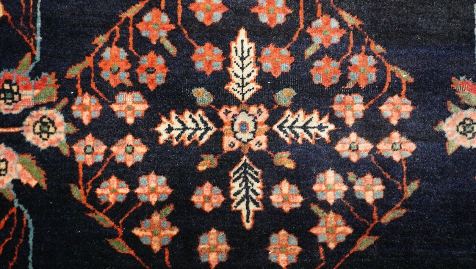 Antique 1900s Hand Knotted Saroukk Wool Rug