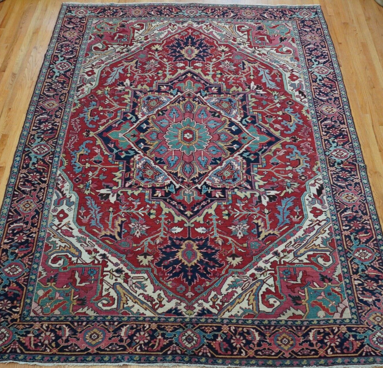 Antique 1900s Herizz Serapii Hand-Knotted Wool Rug
