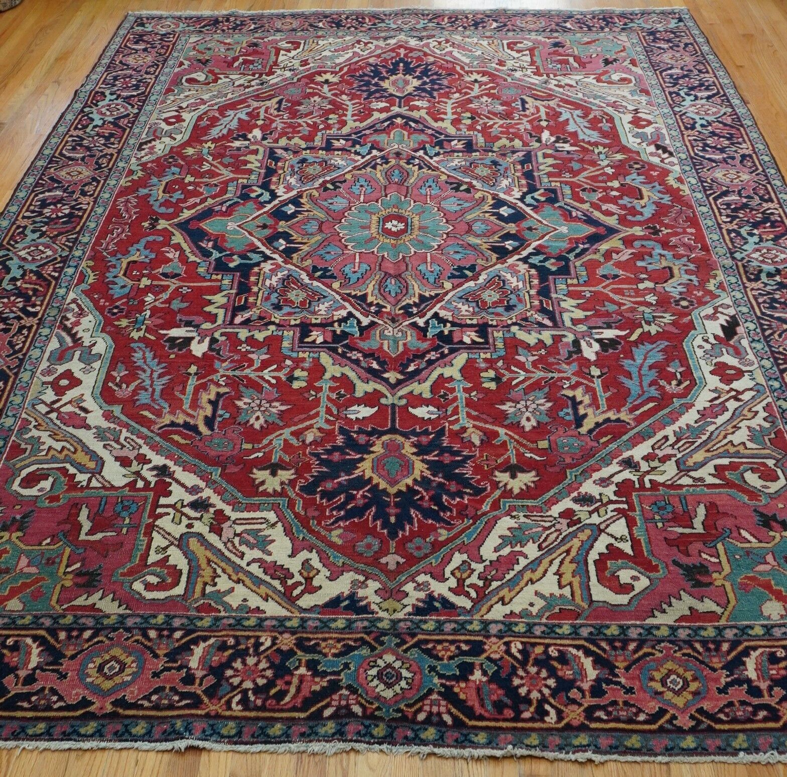 Antique 1900s Herizz Serapii Hand-Knotted Wool Rug