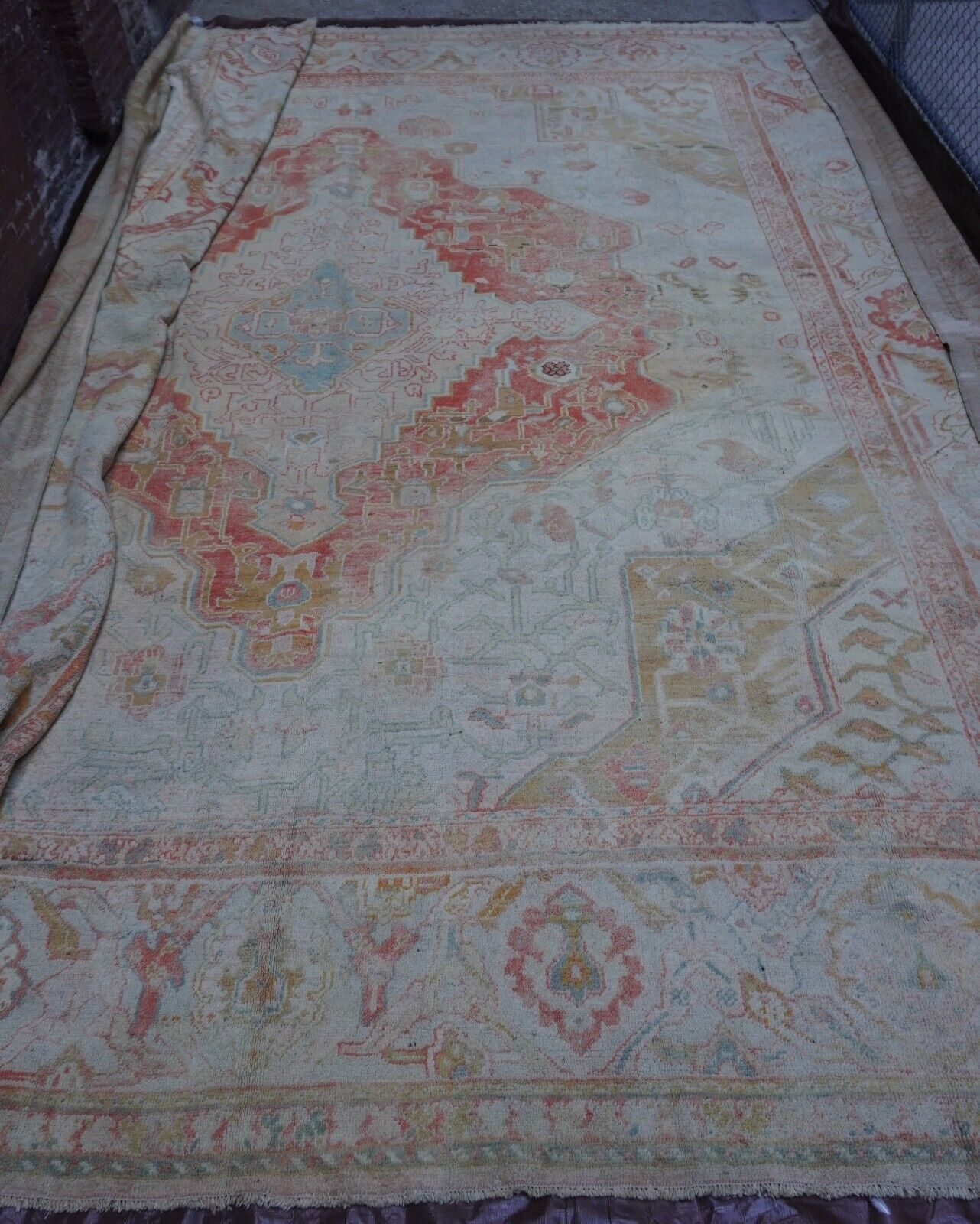 1900s Turkish Oushak Ivory Wool Palace Rug 17'x19