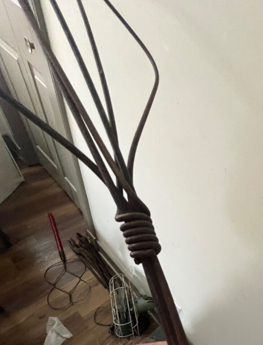 Antique 37-Inch Primitive Wire Rug Beater Art