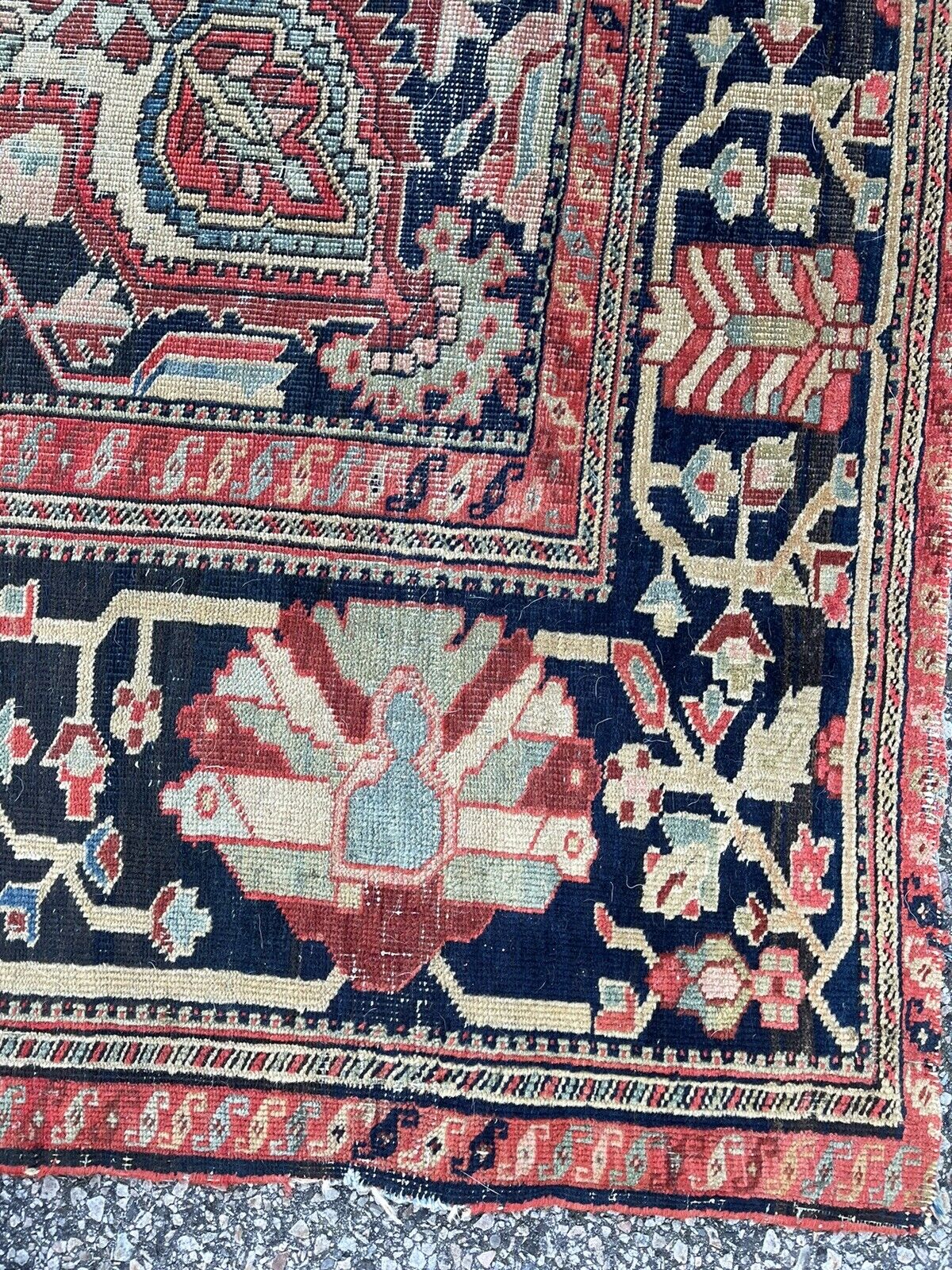Stunning Antique 9x12 Hand-Knotted Heriz Rug