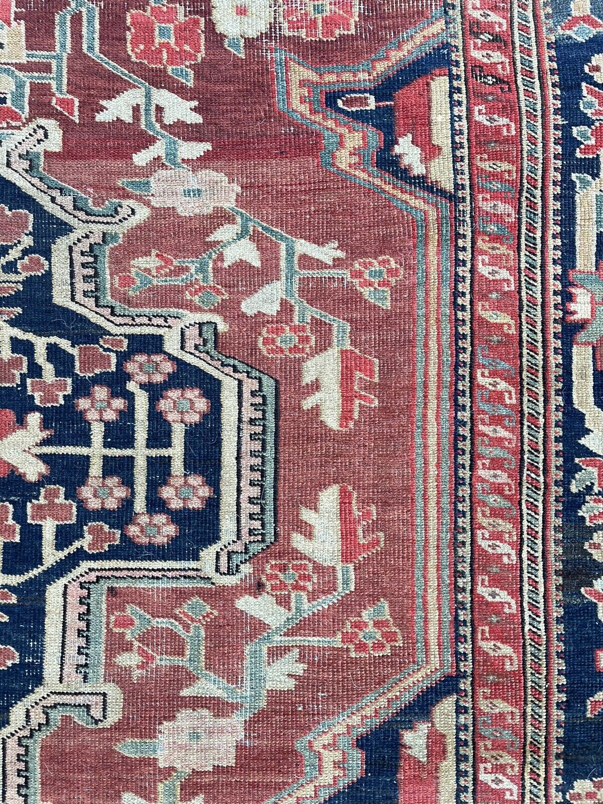 Stunning Antique 9x12 Hand-Knotted Heriz Rug